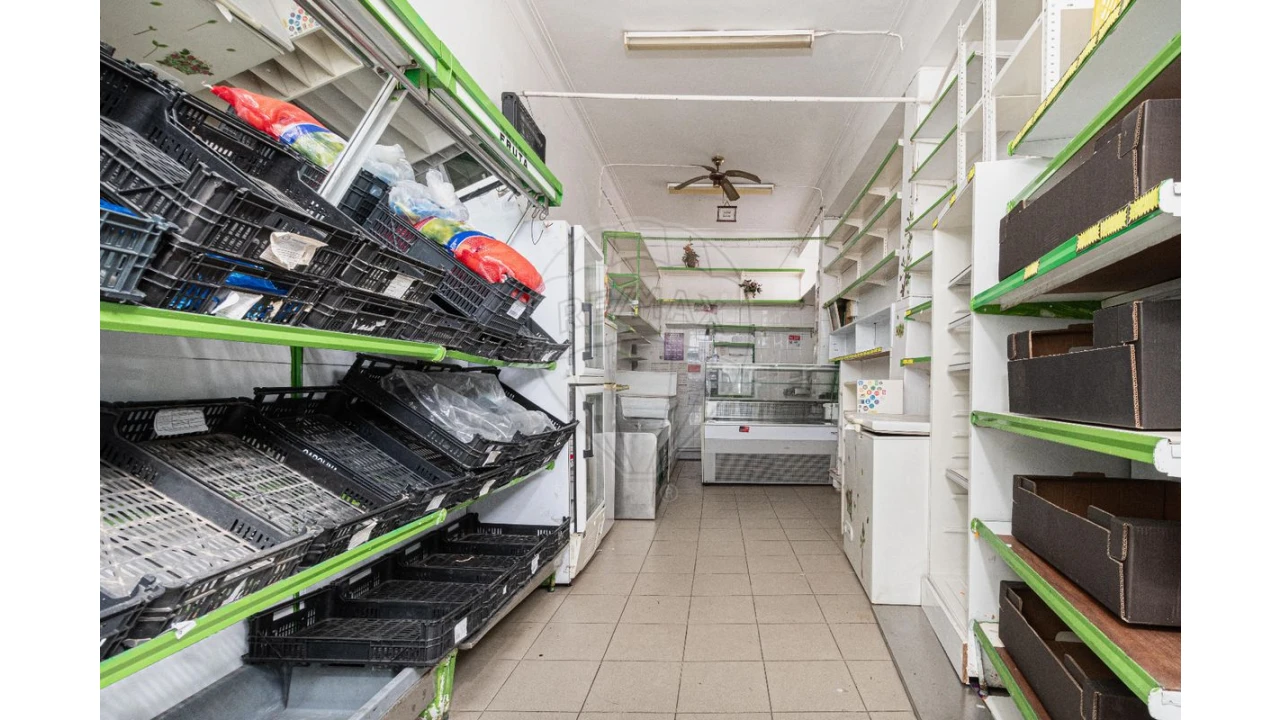 Loja para Venda em Campolide Foto 4