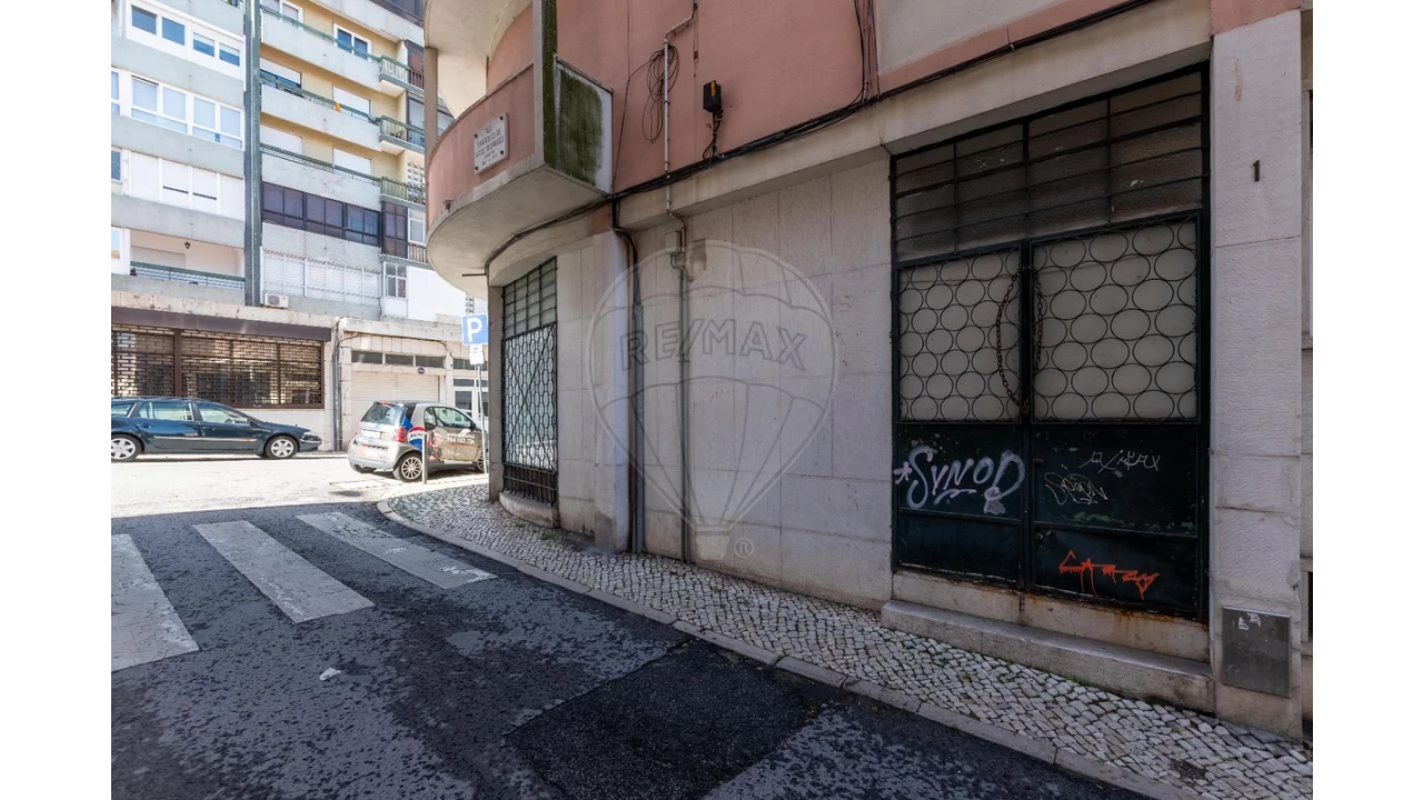 Loja para Venda em Campolide Foto 3