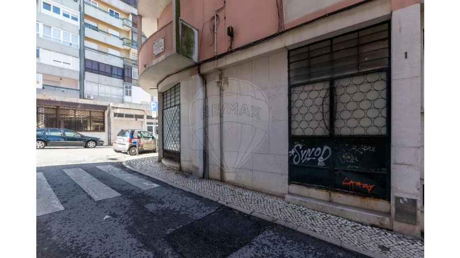 Loja para Venda em Campolide Foto 3