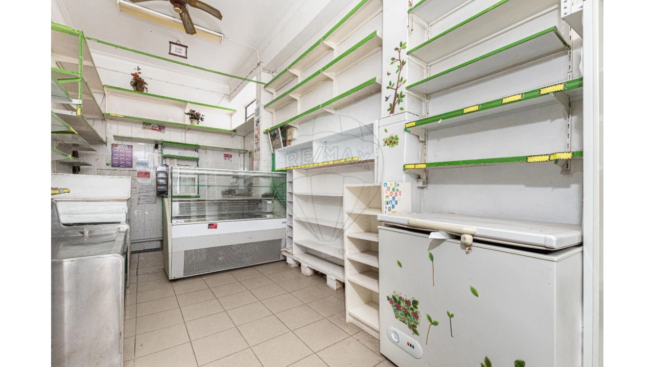 Loja para Venda em Campolide Foto 5