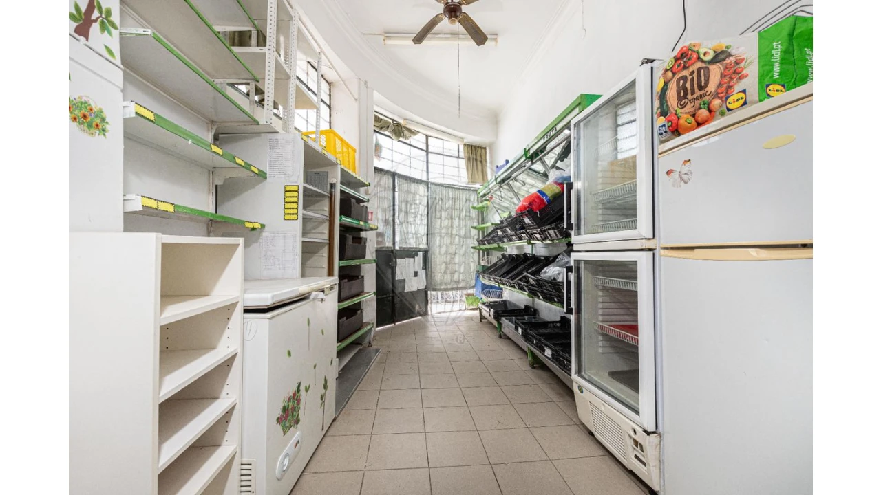 Loja para Venda em Campolide Foto 6