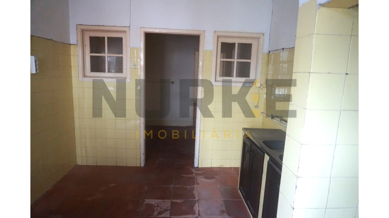 Moradia T9 para Venda em Sé Nova, Santa Cruz, Almedina e São Bartolomeu Foto 5