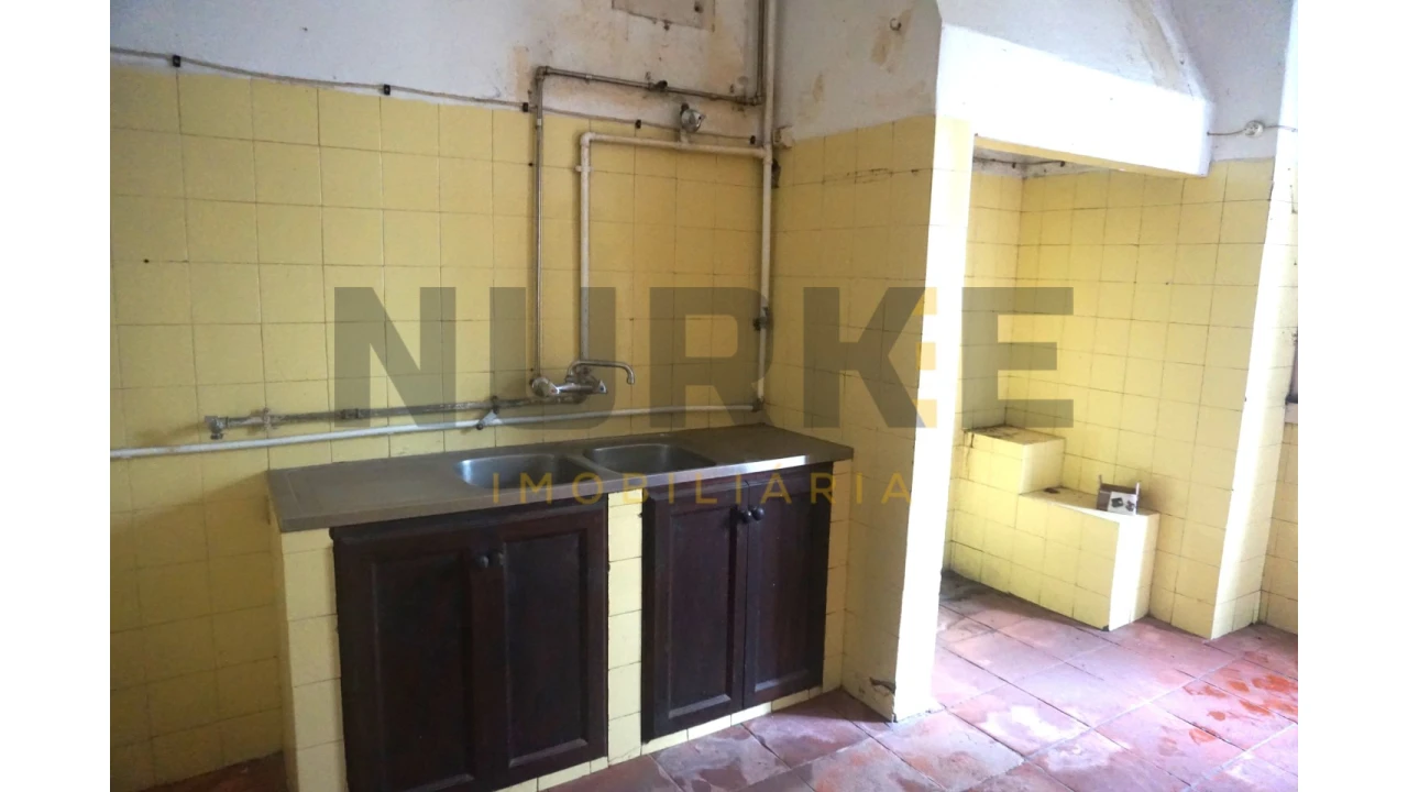 Moradia T9 para Venda em Sé Nova, Santa Cruz, Almedina e São Bartolomeu Foto 4