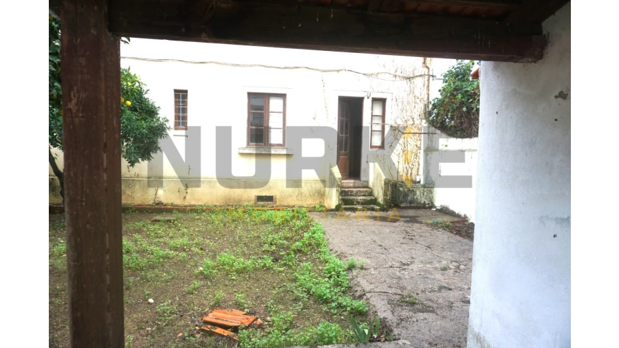 Moradia T9 para Venda em Sé Nova, Santa Cruz, Almedina e São Bartolomeu Foto 2