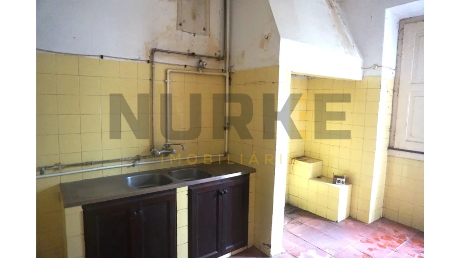 Moradia T9 para Venda em Sé Nova, Santa Cruz, Almedina e São Bartolomeu Foto 3