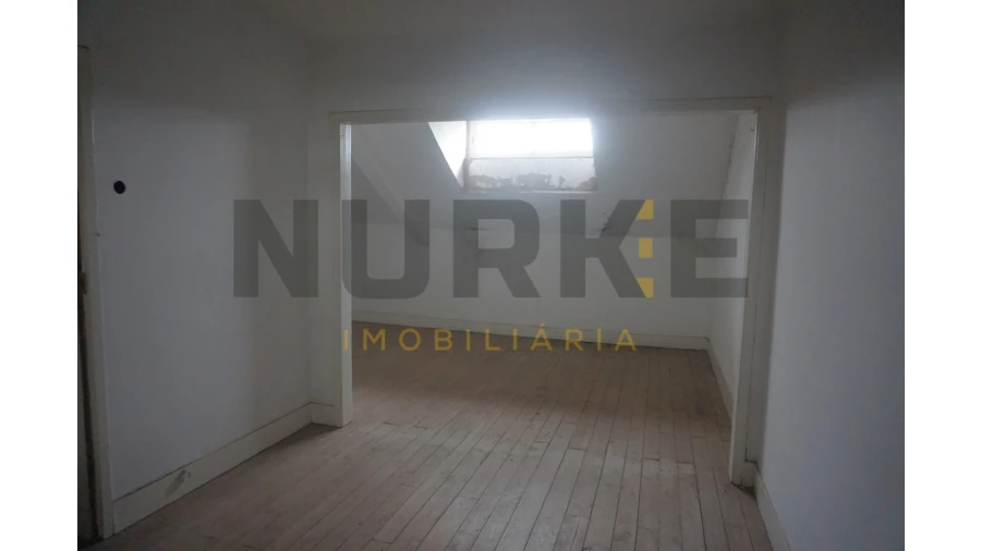 Moradia T9 para Venda em Sé Nova, Santa Cruz, Almedina e São Bartolomeu Foto 25