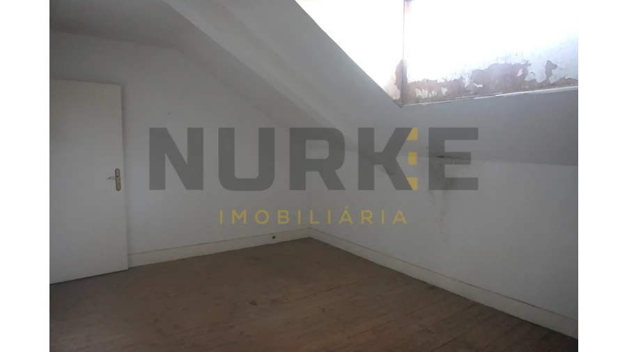 Moradia T9 para Venda em Sé Nova, Santa Cruz, Almedina e São Bartolomeu Foto 24