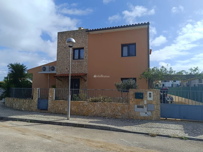 Moradia T4 para Venda em Sesimbra (Castelo)