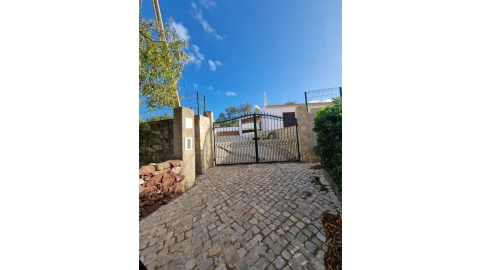 Moradia T3 para Venda em Santa Catarina da Fonte do Bispo