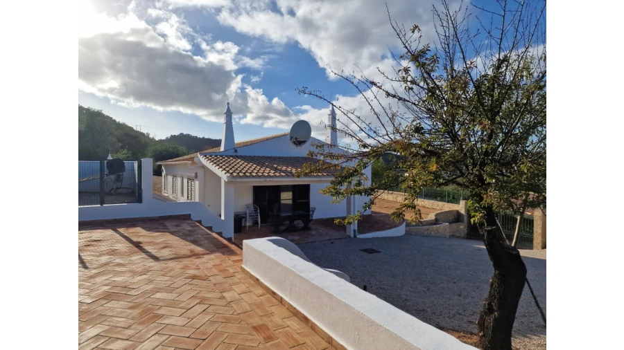 Moradia T3 para Venda em Santa Catarina da Fonte do Bispo Foto 3