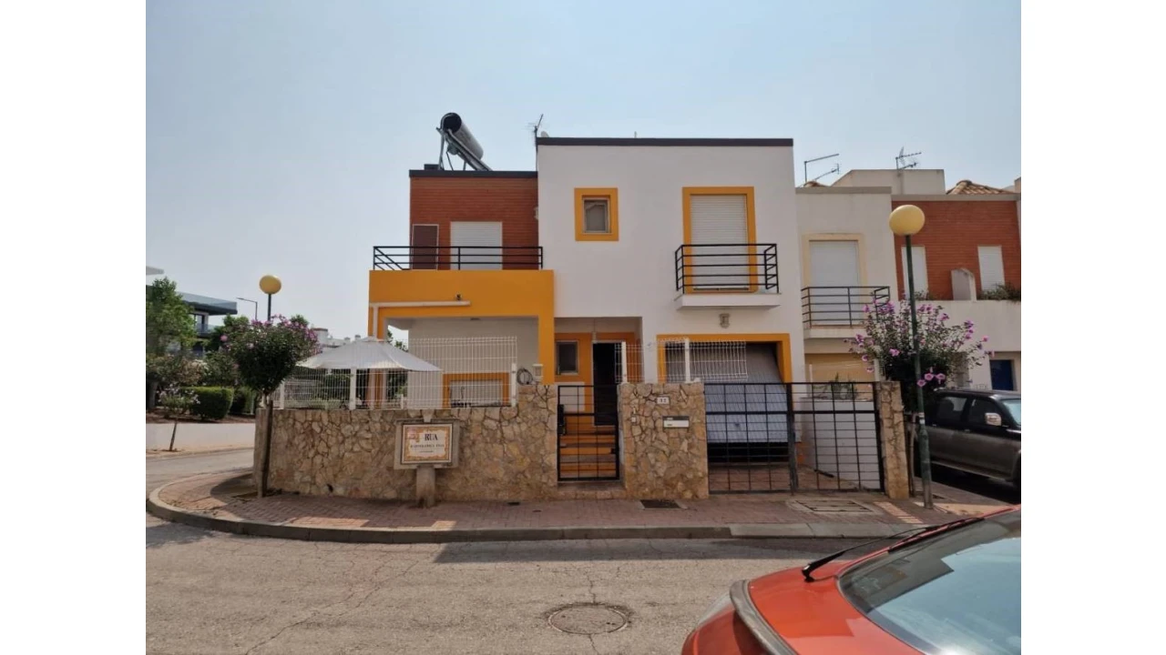 Moradia T4 para Venda em Tavira (Santa Maria e Santiago) Foto 1