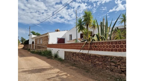 Moradia T3 para Venda em Santa Catarina da Fonte do Bispo