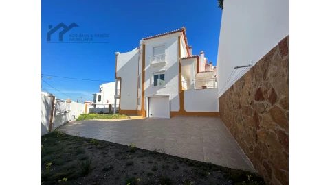Moradia T3 para Venda em Ericeira