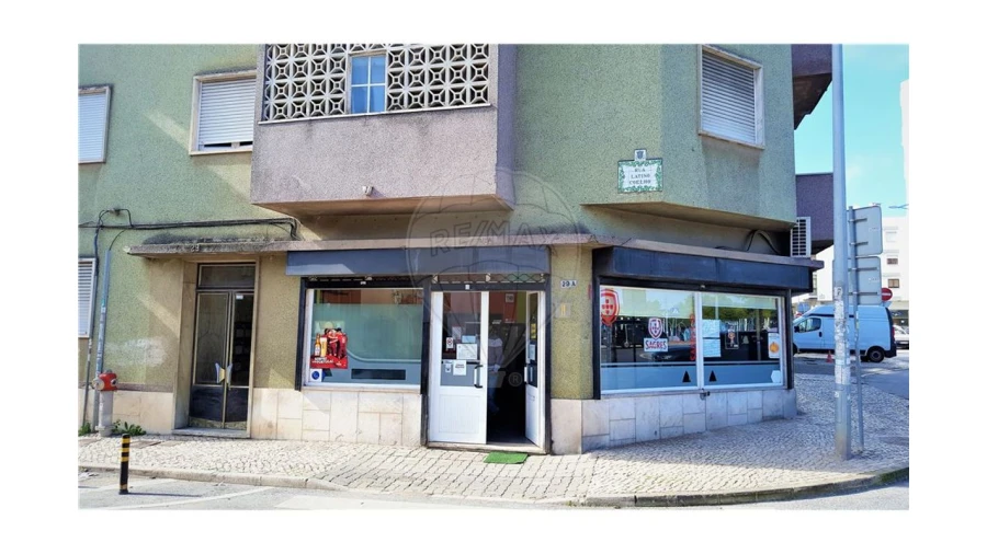 Negócio para Venda em Falagueira-Venda Nova Foto 2