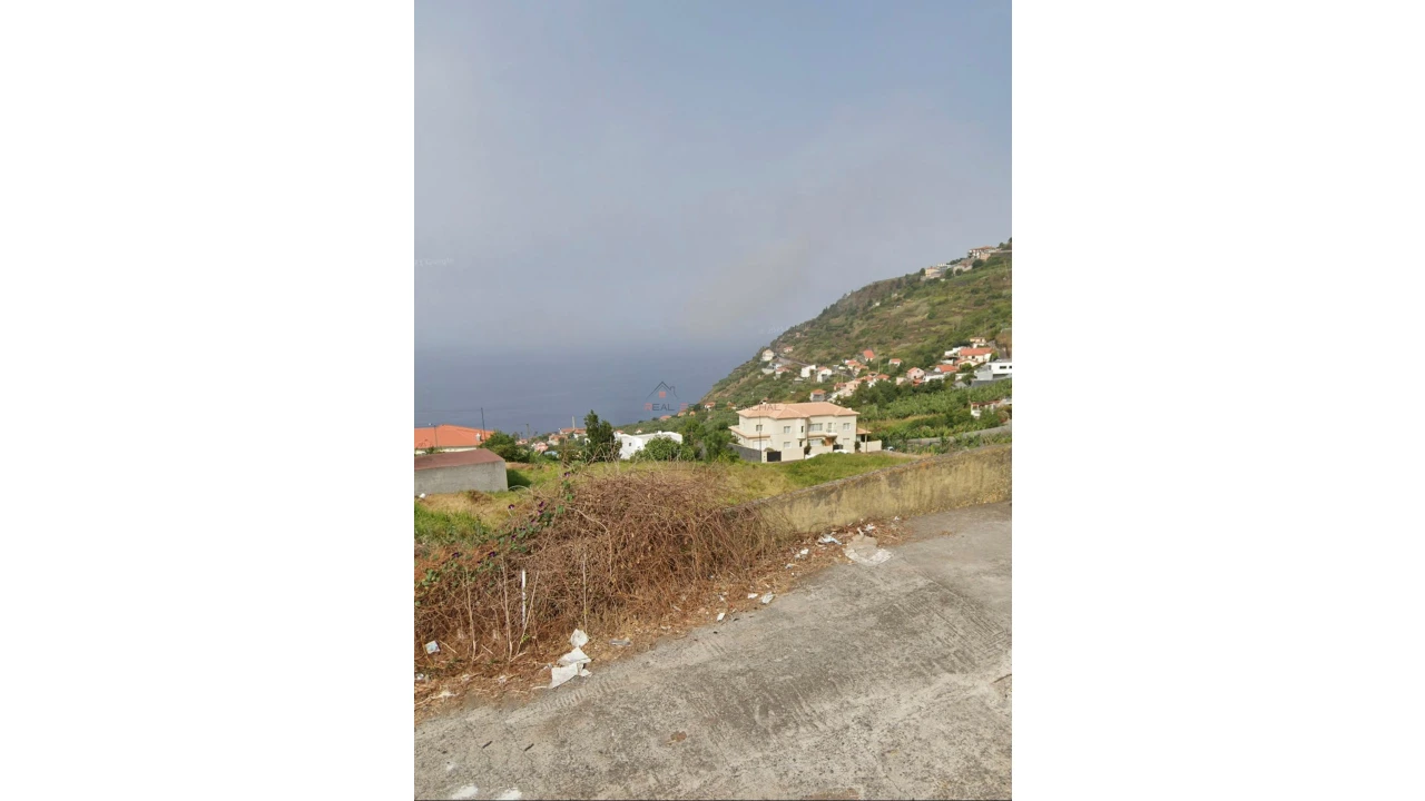 Moradia T3 para Venda em Arco da Calheta Foto 1