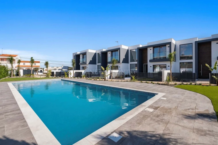 Apartamento T4 para Venda em Boliqueime Foto 1