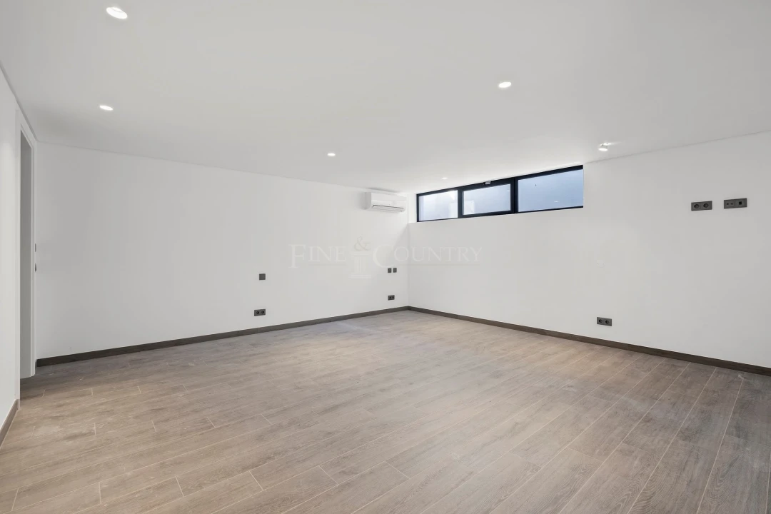 Apartamento T4 para Venda em Boliqueime Foto 35