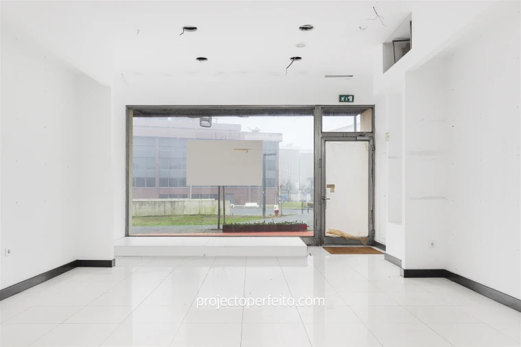 Loja para Arrendamento em Espinho Foto 5