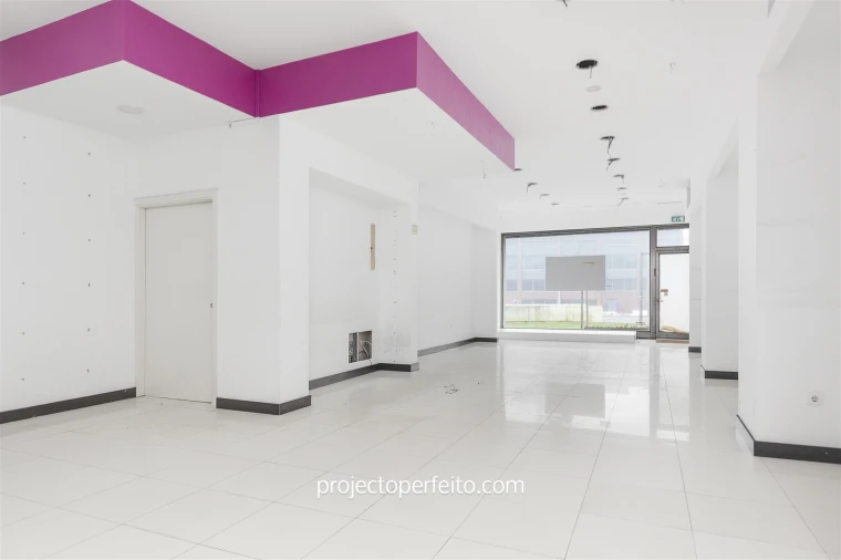 Loja para Arrendamento em Espinho Foto 2