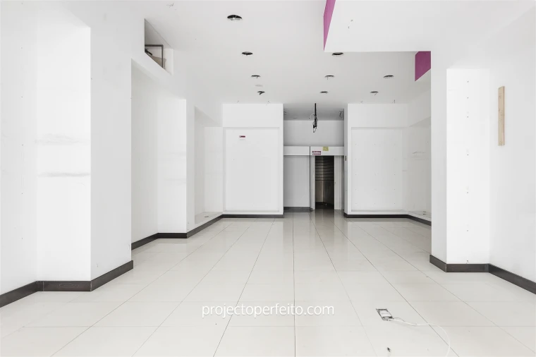 Loja para Arrendamento em Espinho Foto 8