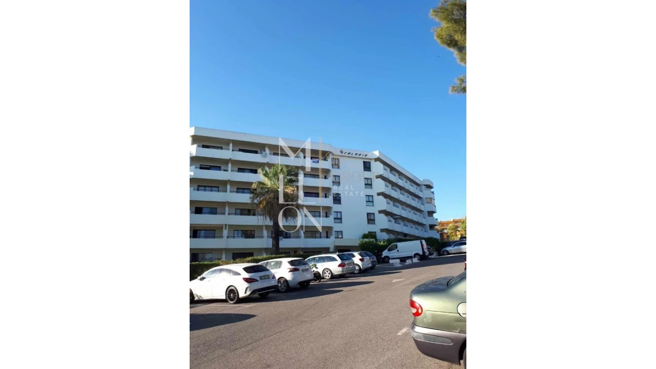 Apartamento para Venda em Quarteira Foto 1