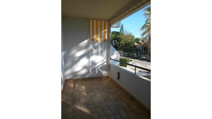 Apartamento para Venda em Quarteira Foto 12