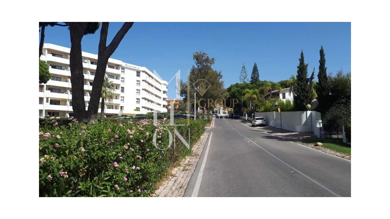 Apartamento para Venda em Quarteira Foto 2