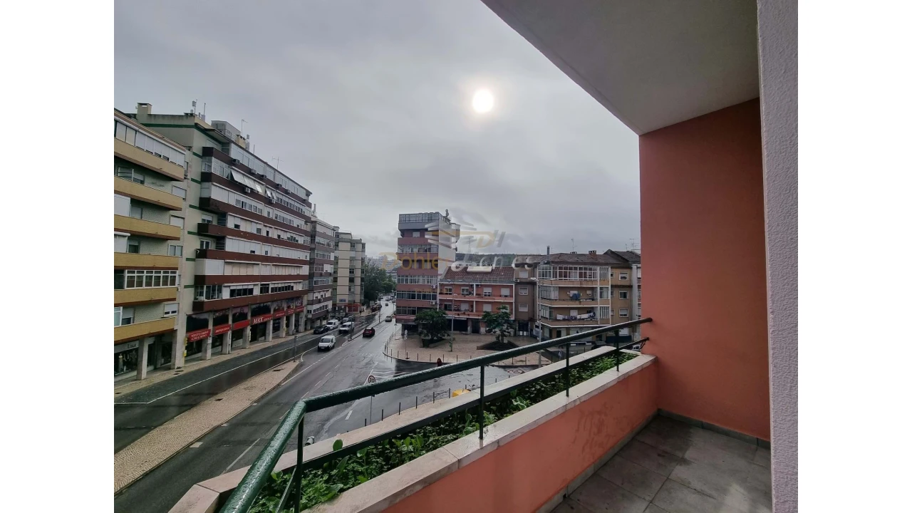 Apartamento T2 para Venda em Odivelas Foto 26