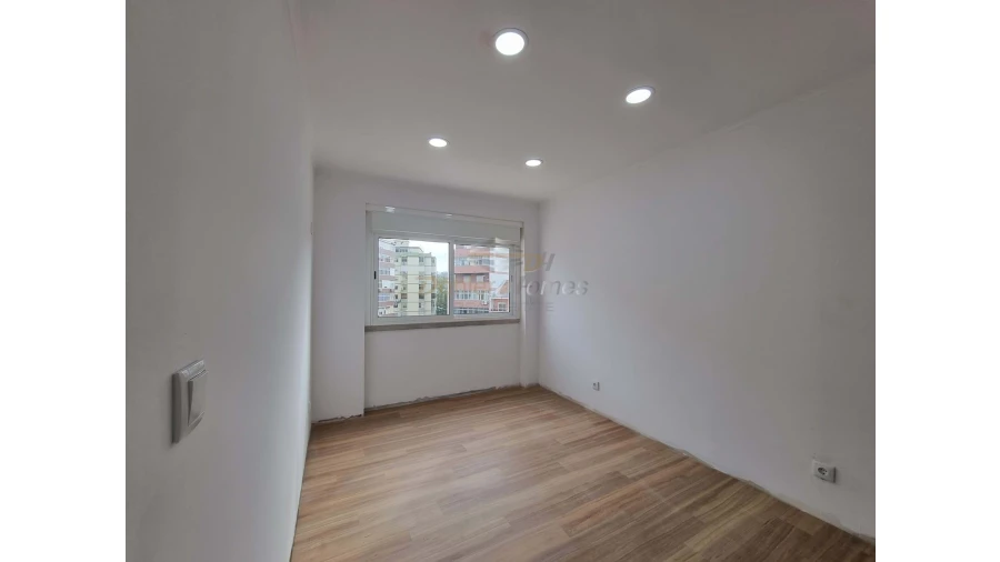 Apartamento T2 para Venda em Odivelas Foto 13
