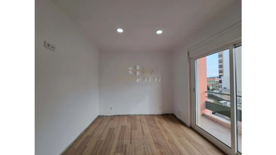 Apartamento T2 para Venda em Odivelas Foto 6