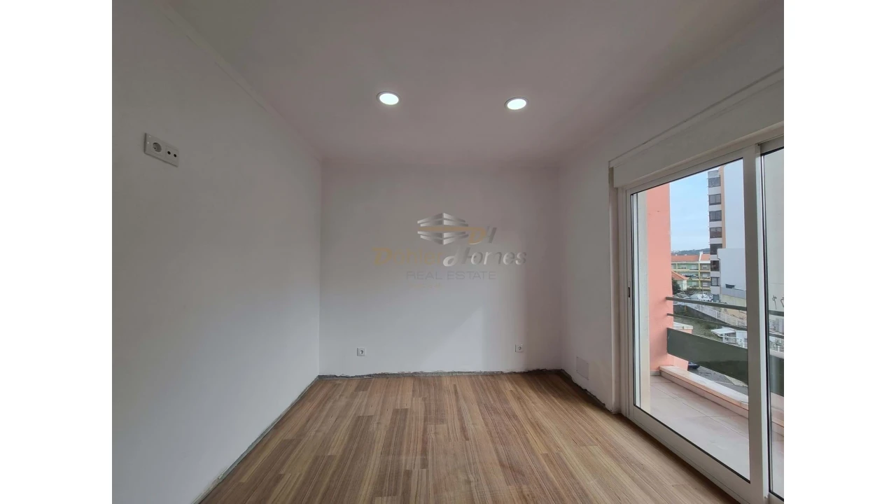 Apartamento T2 para Venda em Odivelas Foto 6