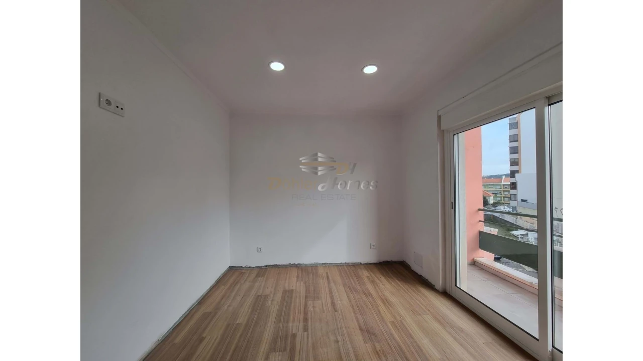 Apartamento T2 para Venda em Odivelas Foto 5