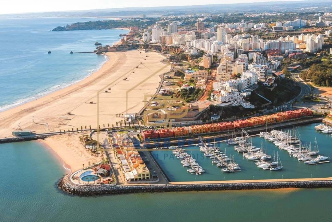 Apartamento T4 para Venda em Portimão Foto 32