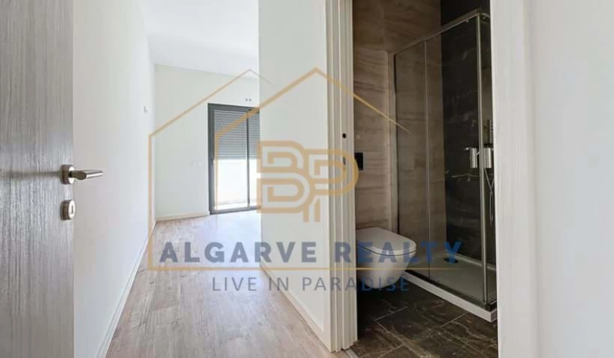 Apartamento T4 para Venda em Portimão Foto 6