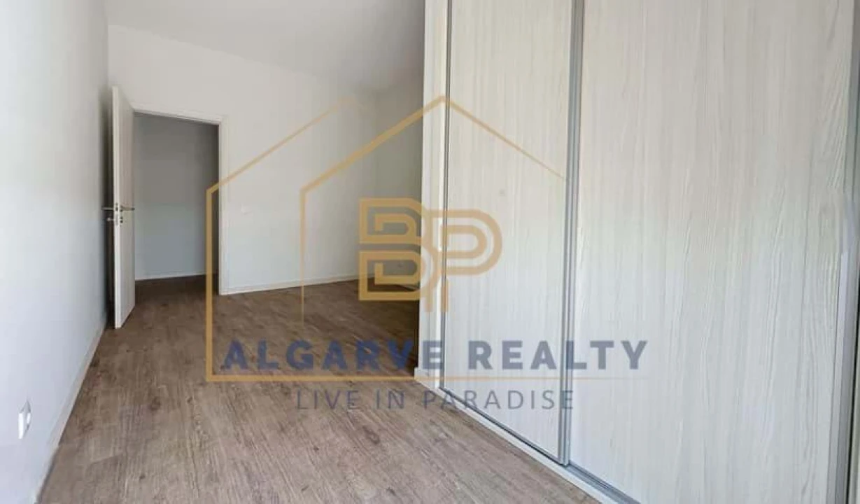 Apartamento T4 para Venda em Portimão Foto 9