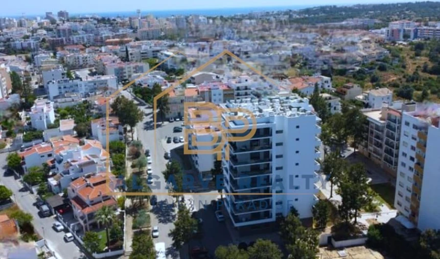 Apartamento T4 para Venda em Portimão Foto 1