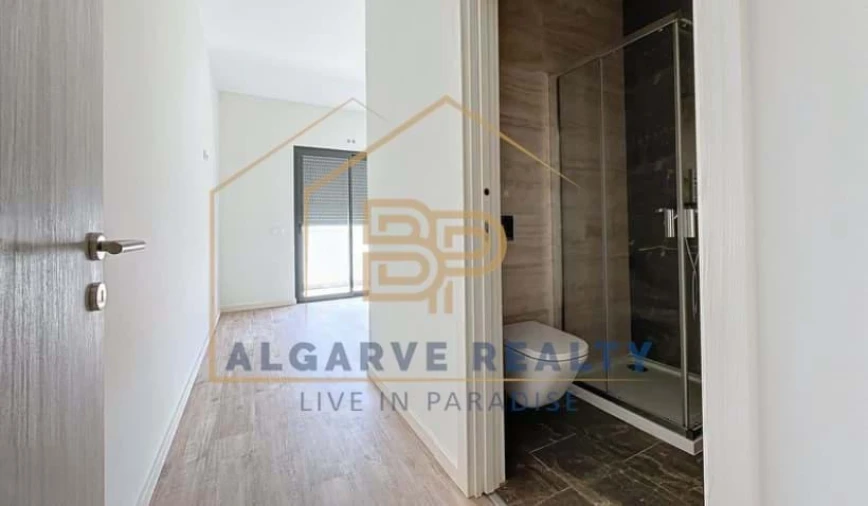 Apartamento T4 para Venda em Portimão Foto 6