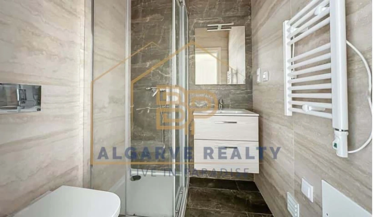 Apartamento T4 para Venda em Portimão Foto 3