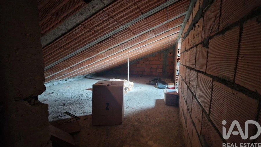 Moradia T3 para Venda em Cepões, Meijinhos e Melcões Foto 23