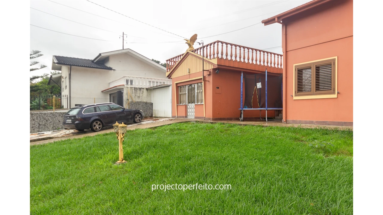 Moradia T5 para Venda em Esmoriz Foto 3