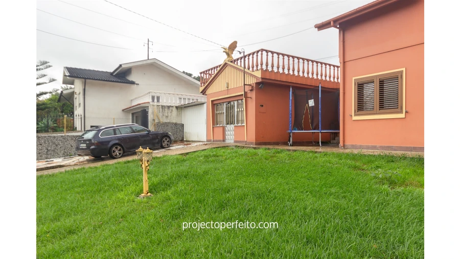 Moradia T5 para Venda em Esmoriz Foto 3