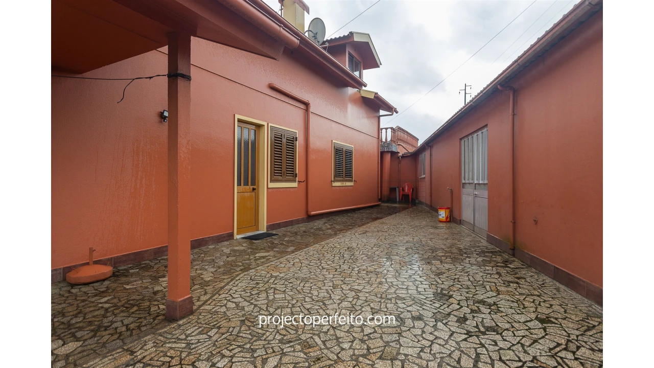 Moradia T5 para Venda em Esmoriz Foto 4
