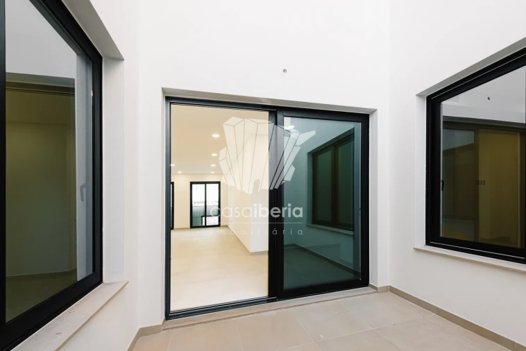 Apartamento T2 para Venda em Faro (Sé e São Pedro) Foto 110