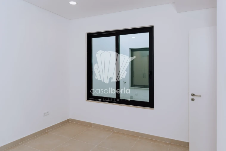 Apartamento T2 para Venda em Faro (Sé e São Pedro) Foto 66