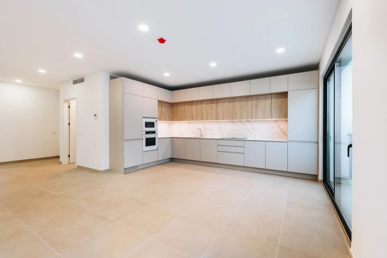 Apartamento T2 para Venda em Faro (Sé e São Pedro) Foto 3