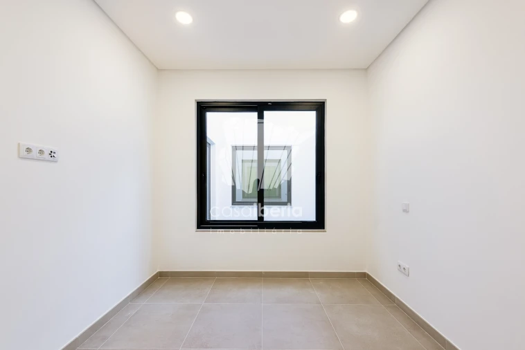 Apartamento T2 para Venda em Faro (Sé e São Pedro) Foto 97