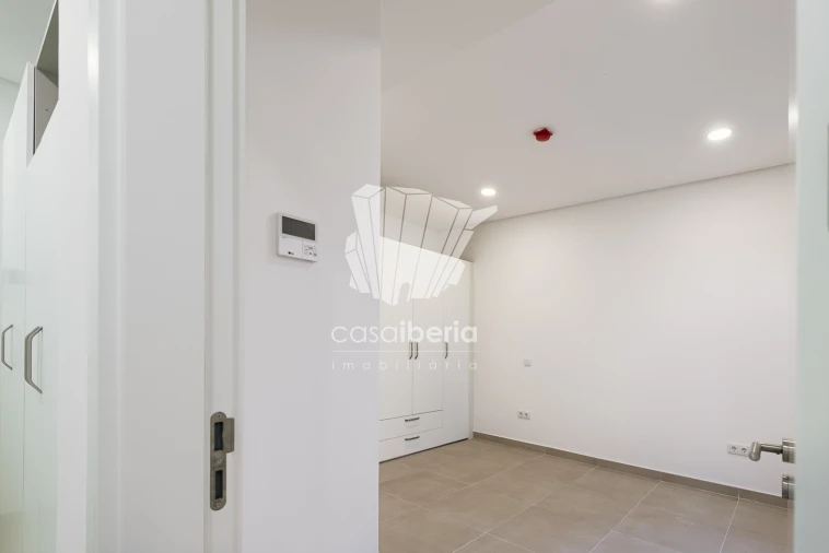 Apartamento T2 para Venda em Faro (Sé e São Pedro) Foto 100