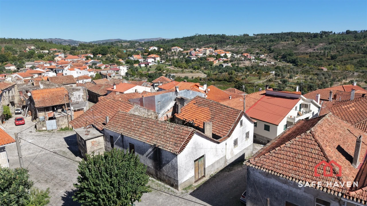 Moradia T4 para Venda em Cunha Baixa Foto 3