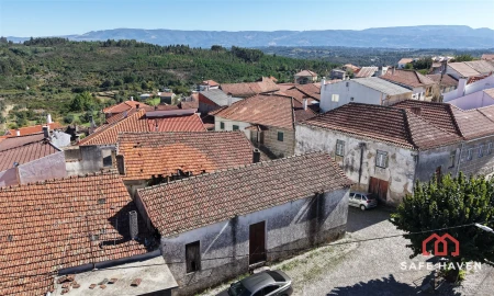 Moradia T4 para Venda em Cunha Baixa