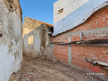 Moradia T4 para Venda em Cunha Baixa